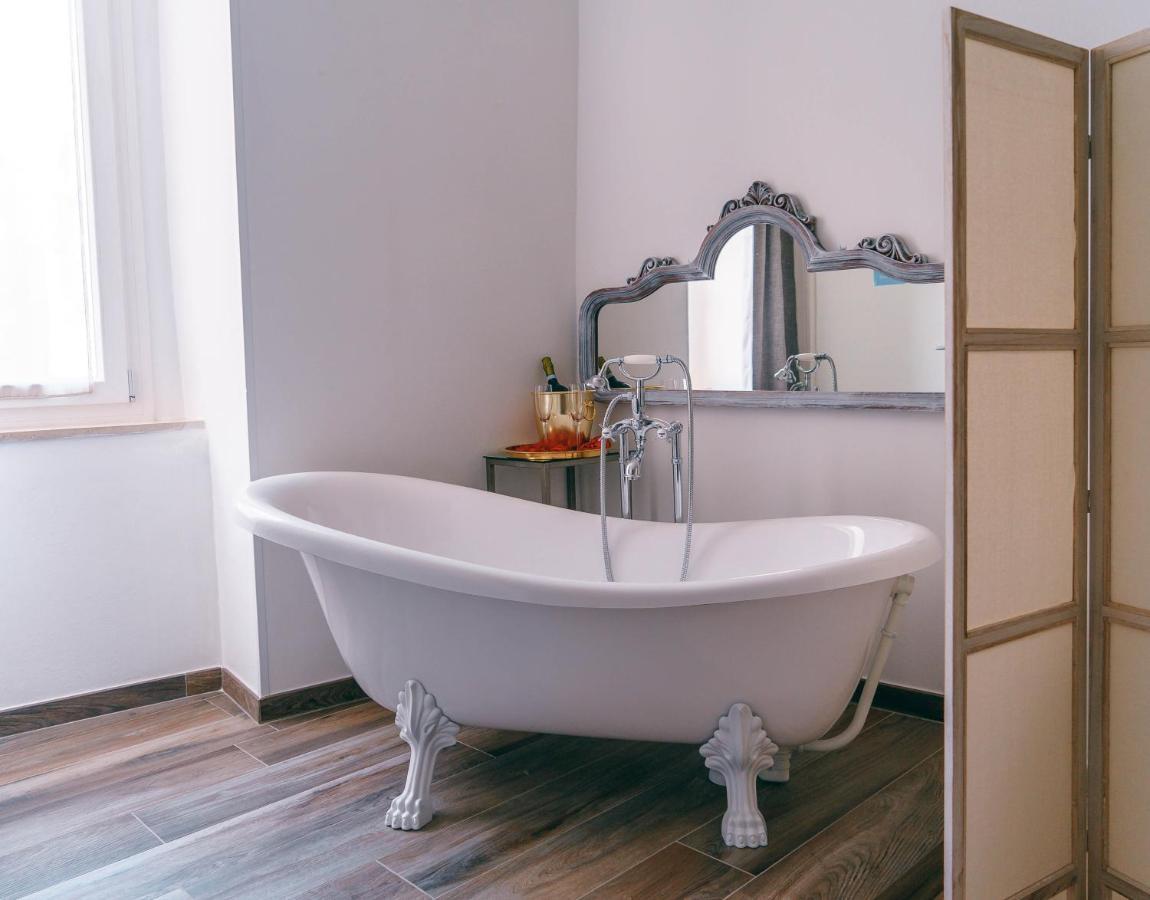 Corte Pietrantica - Charming Rooms & Suites Giovinazzo Exterior photo