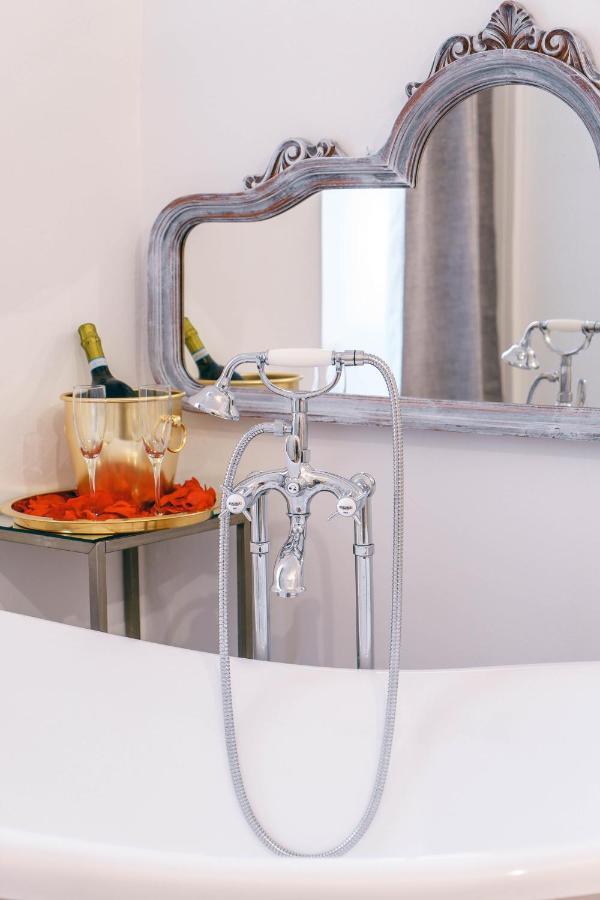 Corte Pietrantica - Charming Rooms & Suites Giovinazzo Exterior photo