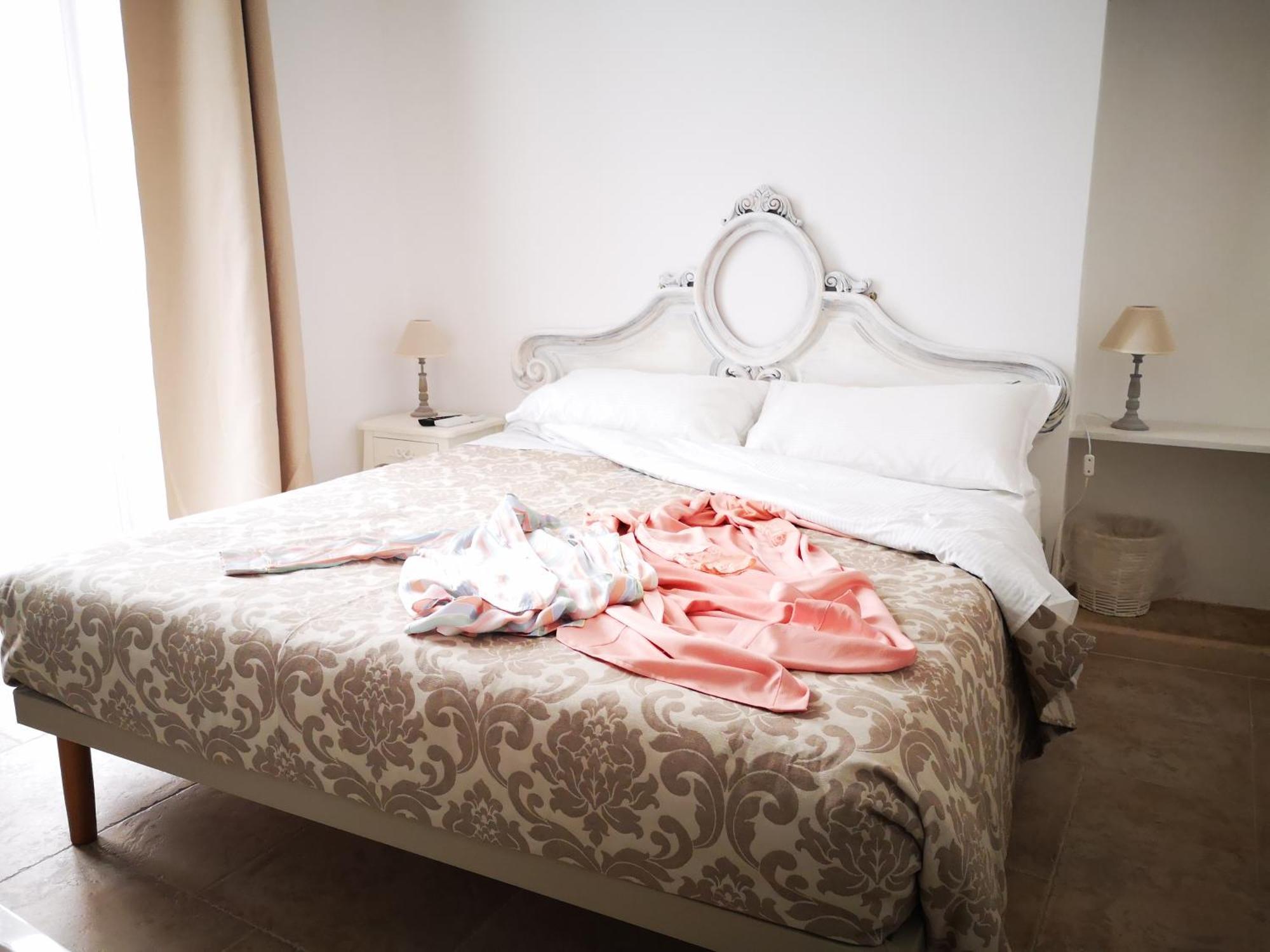 Corte Pietrantica - Charming Rooms & Suites Giovinazzo Room photo
