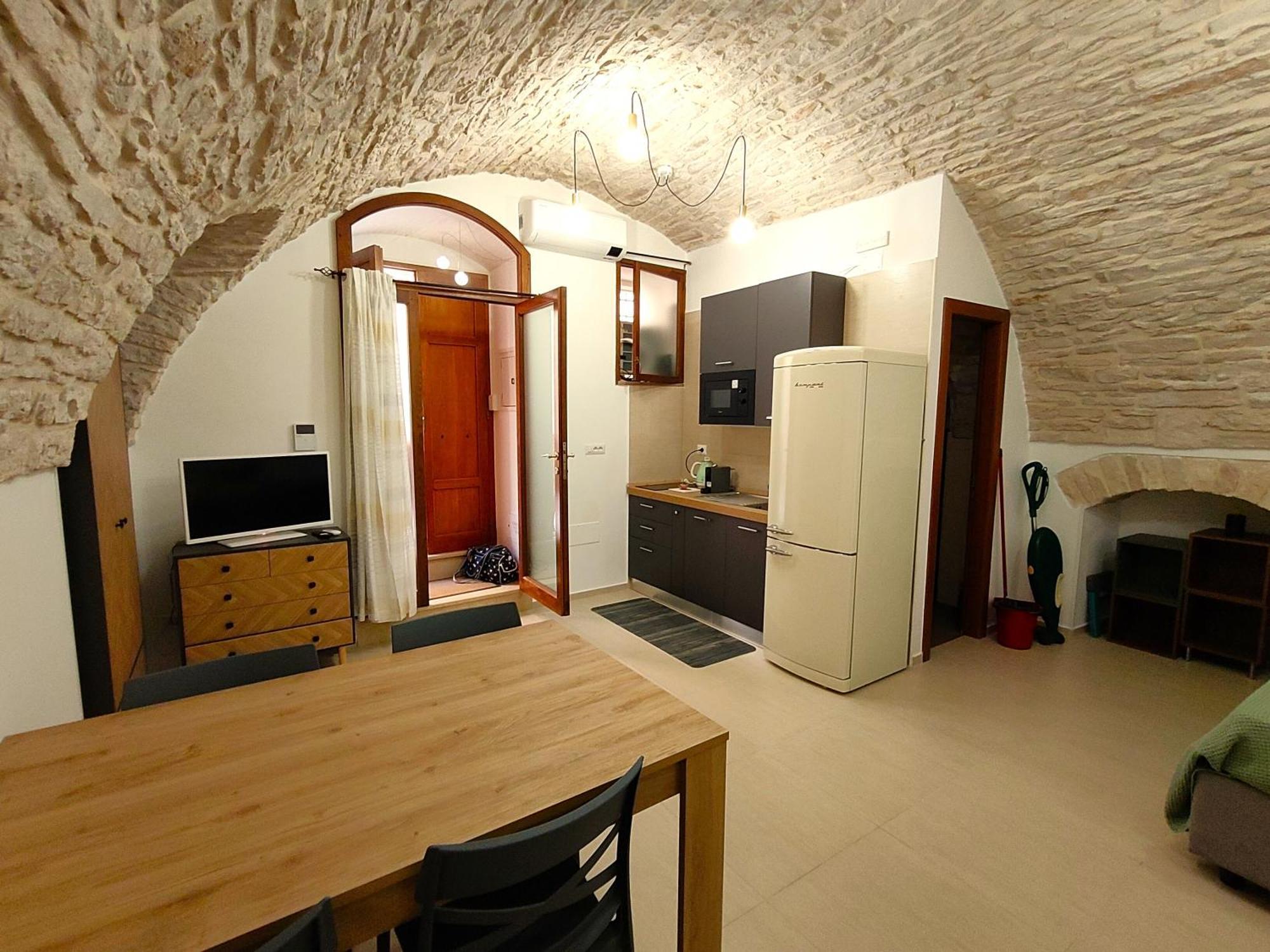 Corte Pietrantica - Charming Rooms & Suites Giovinazzo Exterior photo