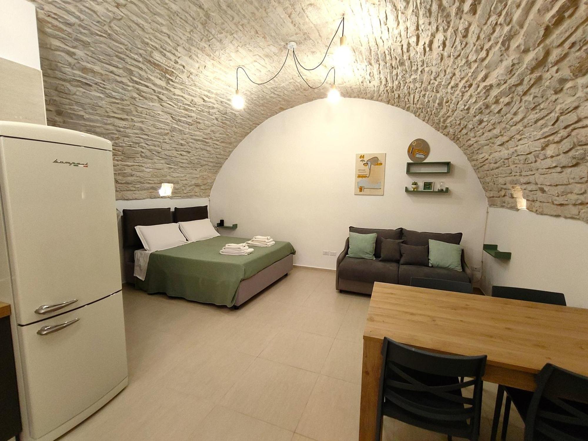 Corte Pietrantica - Charming Rooms & Suites Giovinazzo Exterior photo